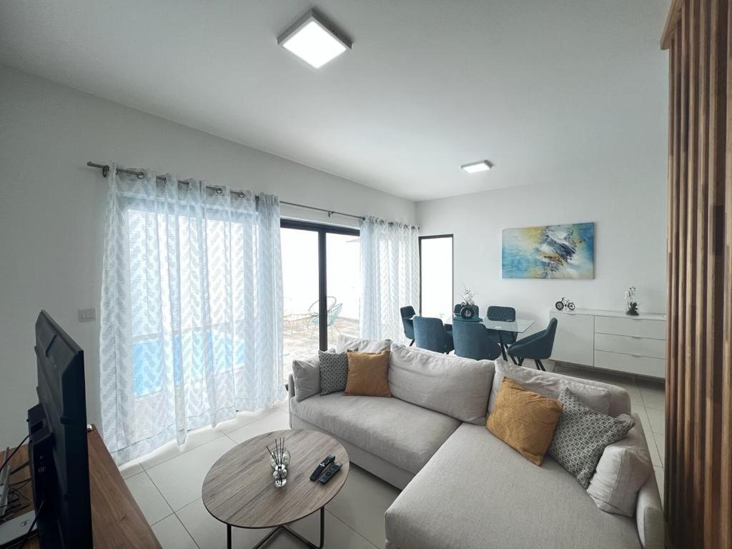 Azure 4 Bedrooms Haven Retreat: Where Tranquility Meets Turquoise Waters, Flic En Flac Mauritius المظهر الخارجي الصورة